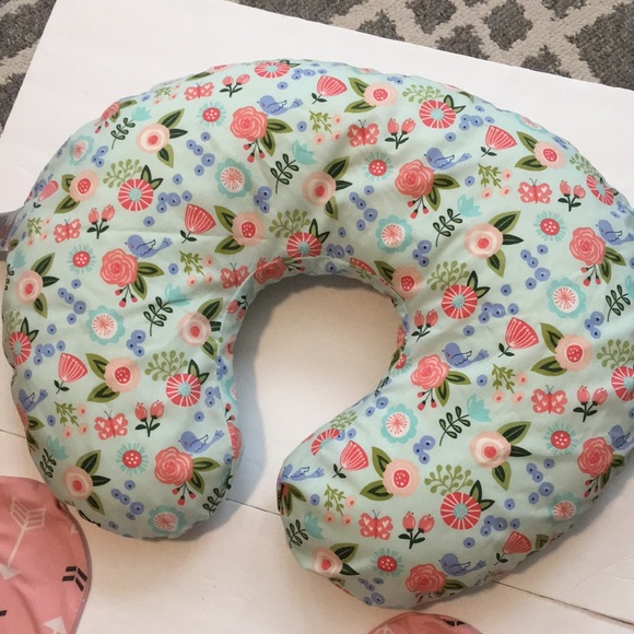 Boppy pillow - Picture 2 of 4